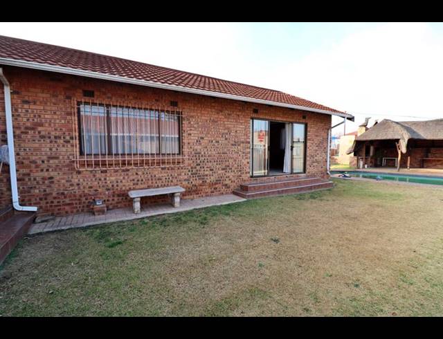 4 BEDROOM HOUSE FOR SALE IN PRIMROSE